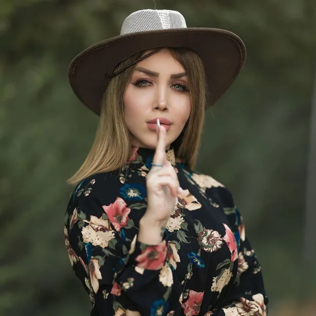 لێم دوورکەوە